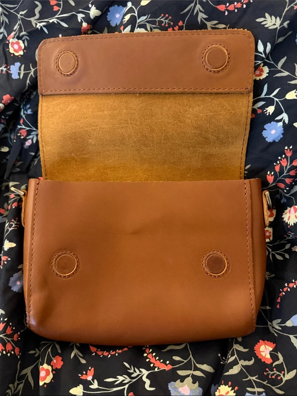 Portland Leather Women's Honey Metro Crossbody Bag